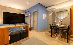 Aion Suítes no Centro de Bombinhas - Exclusivo Loft Pertinho da Praia