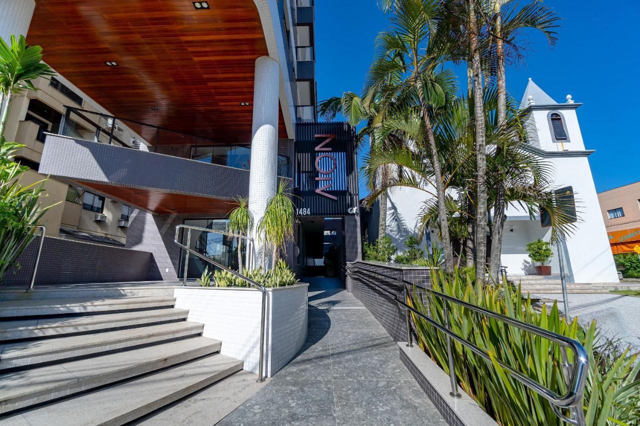 Aion Suítes no Centro de Bombinhas - Exclusivo Loft Pertinho da Praia Exterior foto